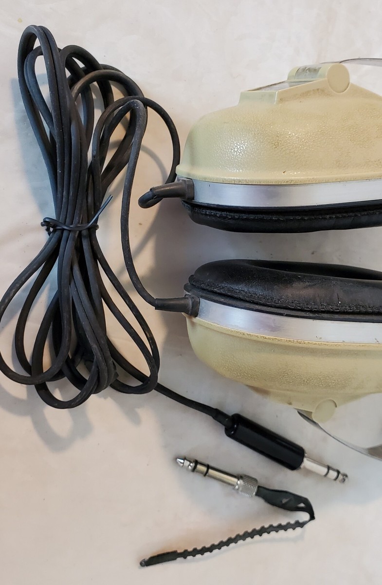 Sansui Stereo Headphones SS-40, has extra jack piece, cord in good