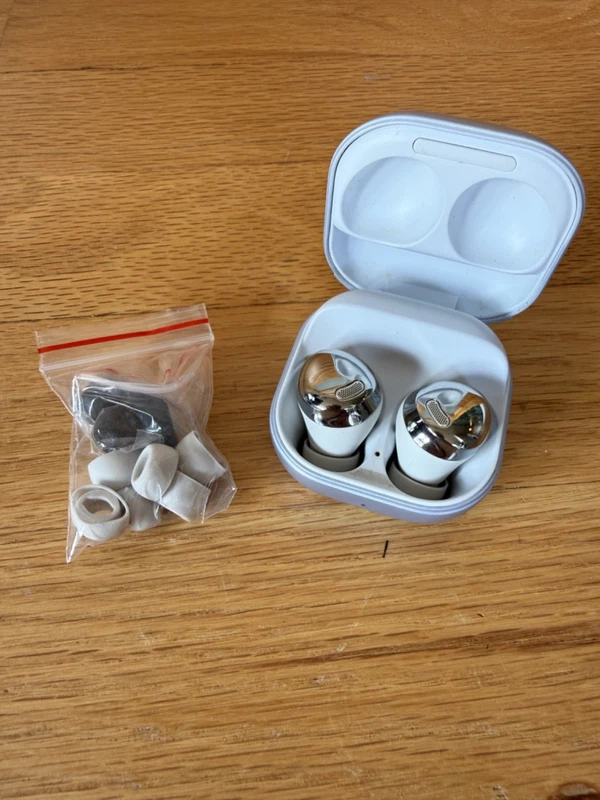 Galaxy Buds Pro set with case and spare tips