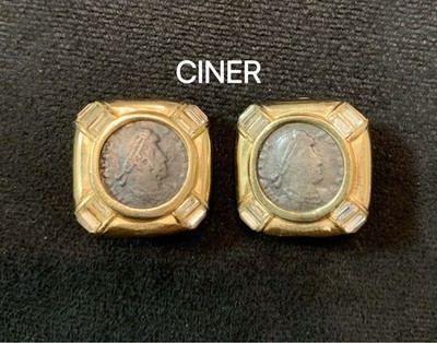 CINER Vintage Signed Clip On Earrings