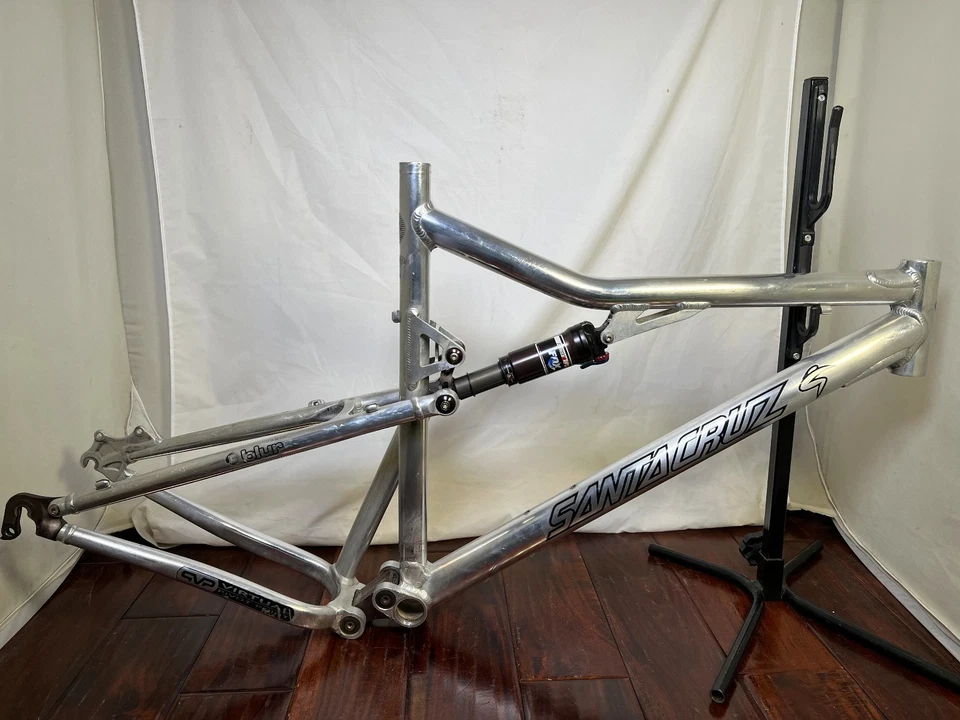 Vintage Santa Cruz Blur Factory Polished 26" MTB 20.5" Frame - Image 2 of 4