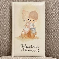 Vintage Precious Moments Memories Photo Album holds 80 3.5" x 5" pictures - NEW