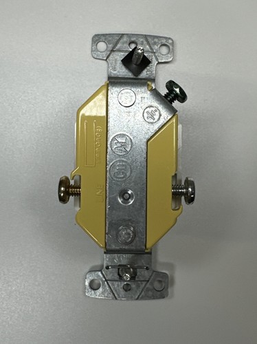 Hubbell Clock Hangar 20 Amp Receptacle Plug Outlet Recessed New - Picture 4 of 5