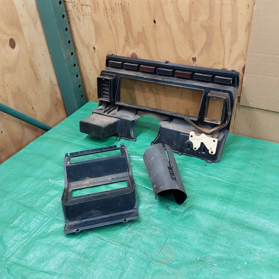 Оригинальный ободок для радиоприемника приборной панели Ford F-150 Ranger 1985 года выпуска - Изображение 2 из 4