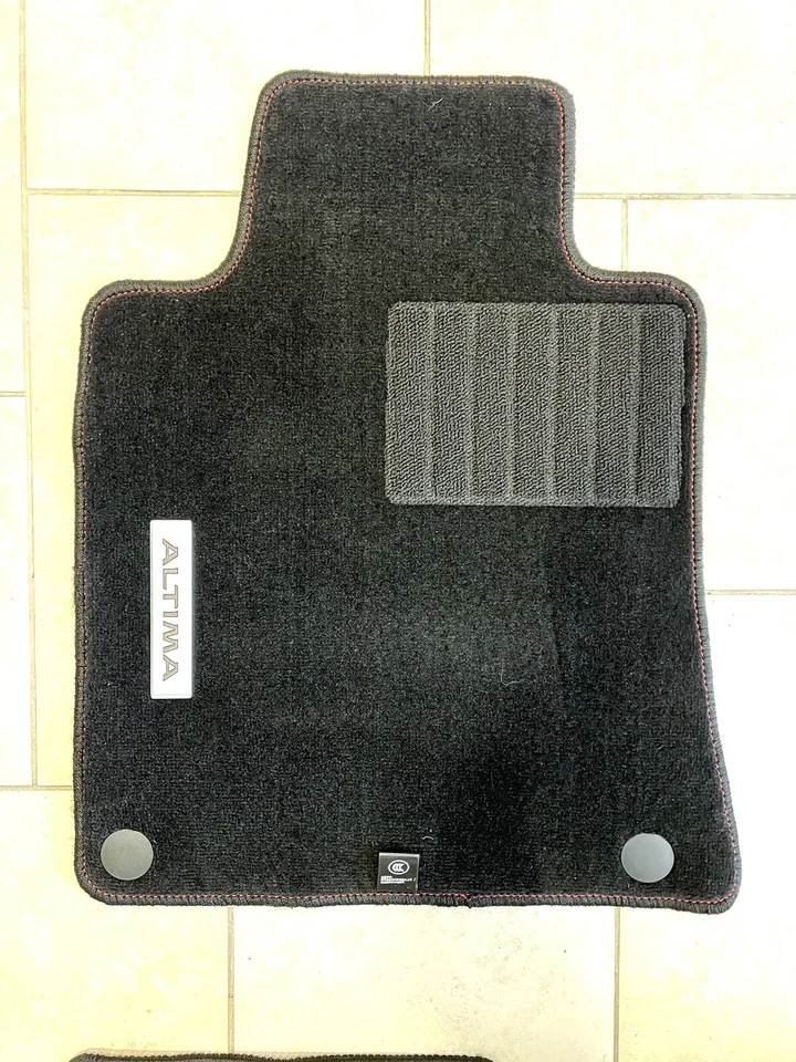Juego de 5 alfombrillas/alfombras Nissan Altima 2019-2025, originales OEM Foto 2 de 4