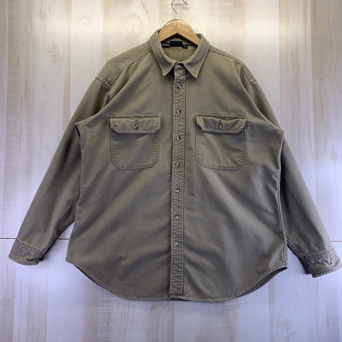 Vintage 1980-90 Woolrich Mens Tan Button Up Distressed Shirt Size