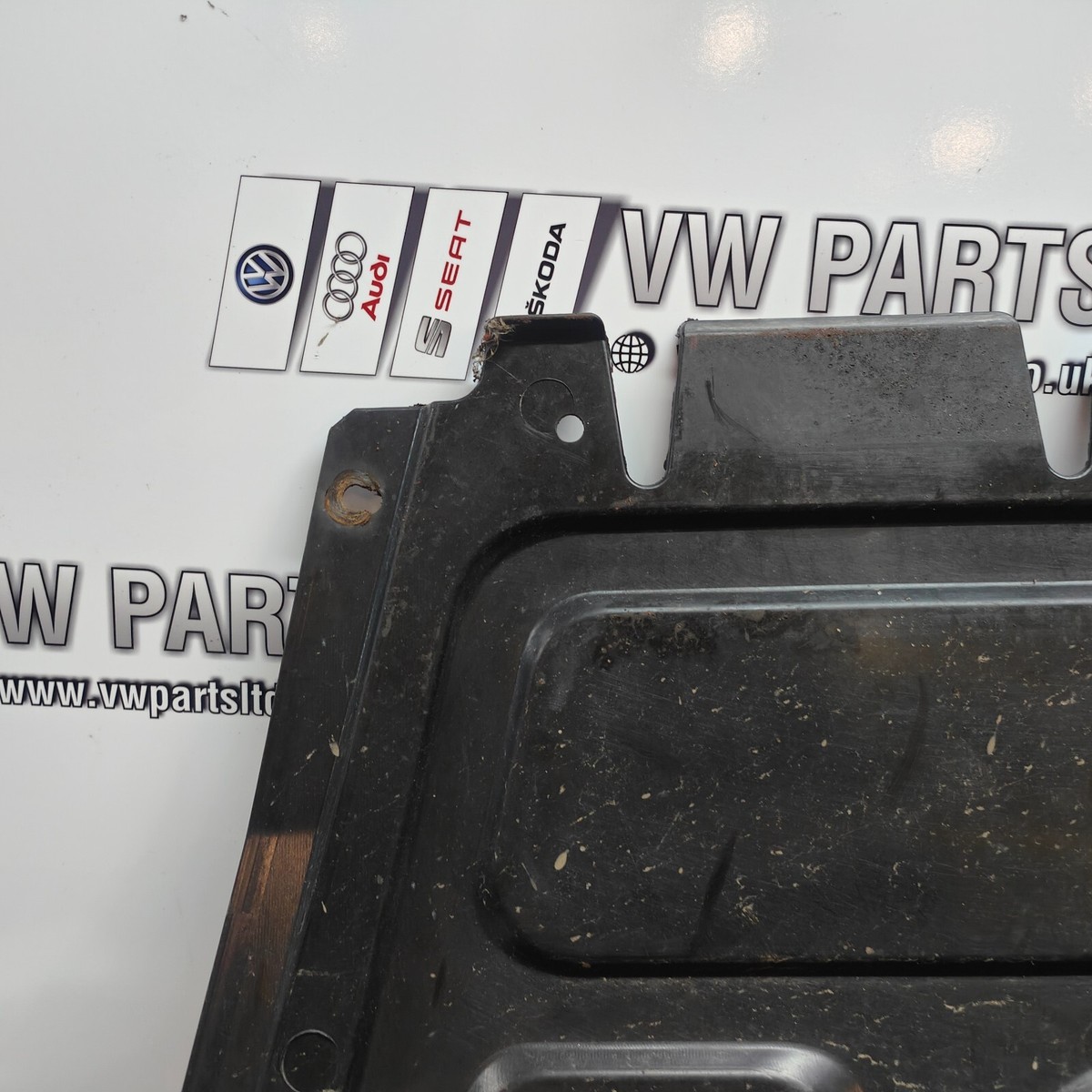 AUDI A1 VW SEAT SKODA ENGINE UNDERTRAY 6C0825235 2010-2014 BREAK 