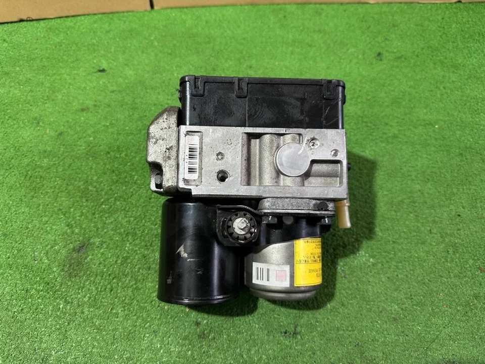 Actuador de freno híbrido ABS Toyota Crown 44510-30250 OEM GWS204 URS206 AHR20 Foto 3 de 4