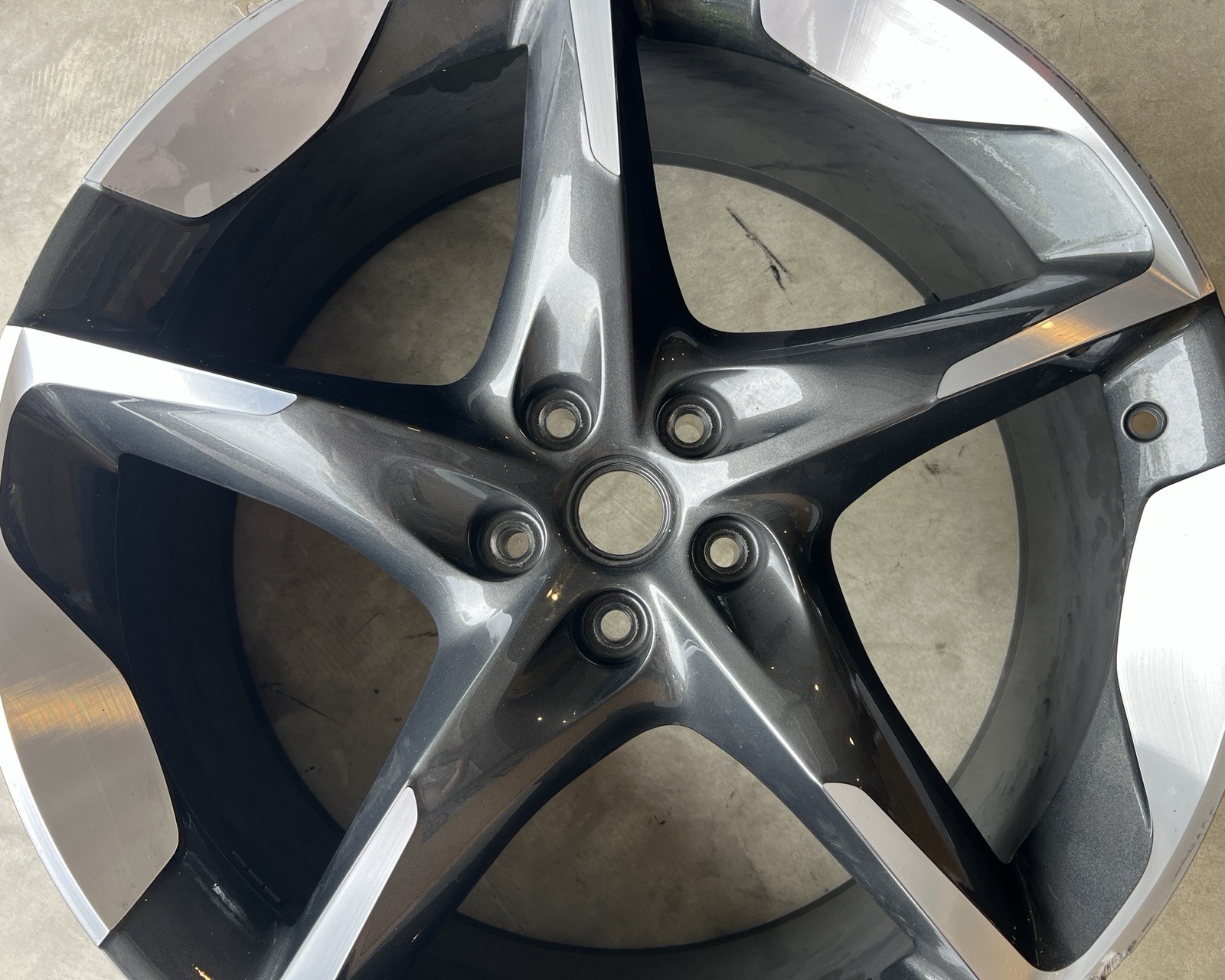 Ferrari Purosangue Front Wheel P/N 983057