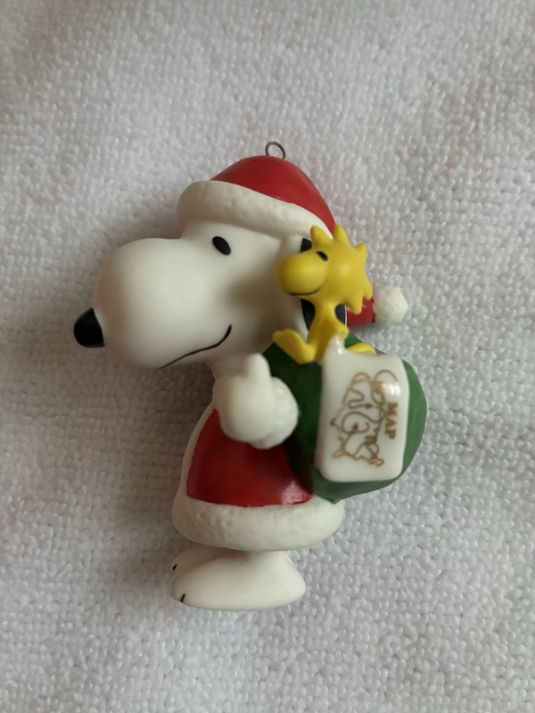 NEW Hallmark 2017 Ornament Peanuts Spotlight On Snoopy 20th Anniversary