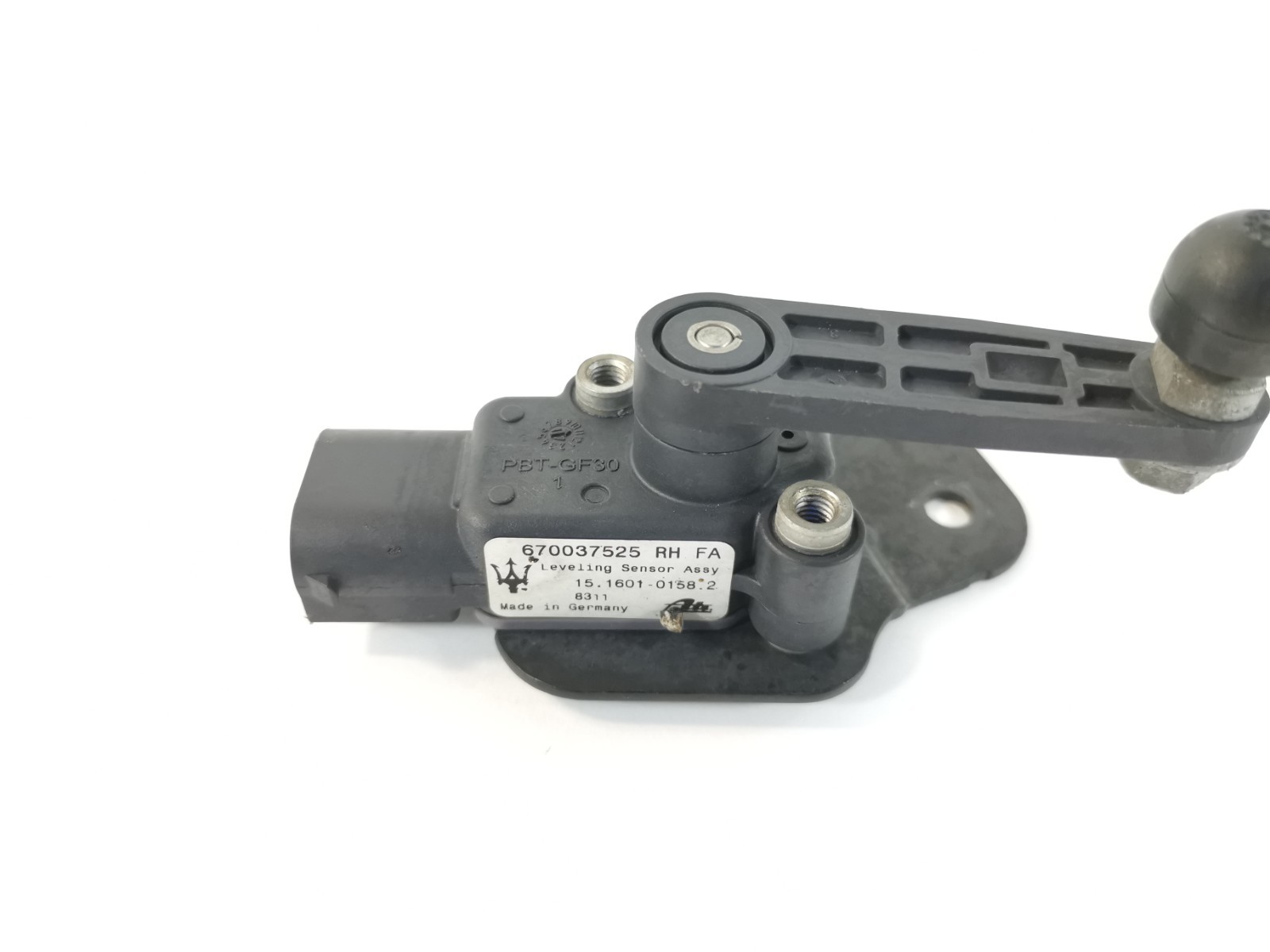 Maserati Levante 2018 Front Right Ride height sensor P/N 670037525