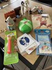Asterix lot gadgets divers figurines cartes pez