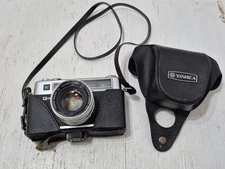 Yashica Electro 35 With Yashinon-DX 1:7.1 F=45mm Yashica Japan Lens w/Case