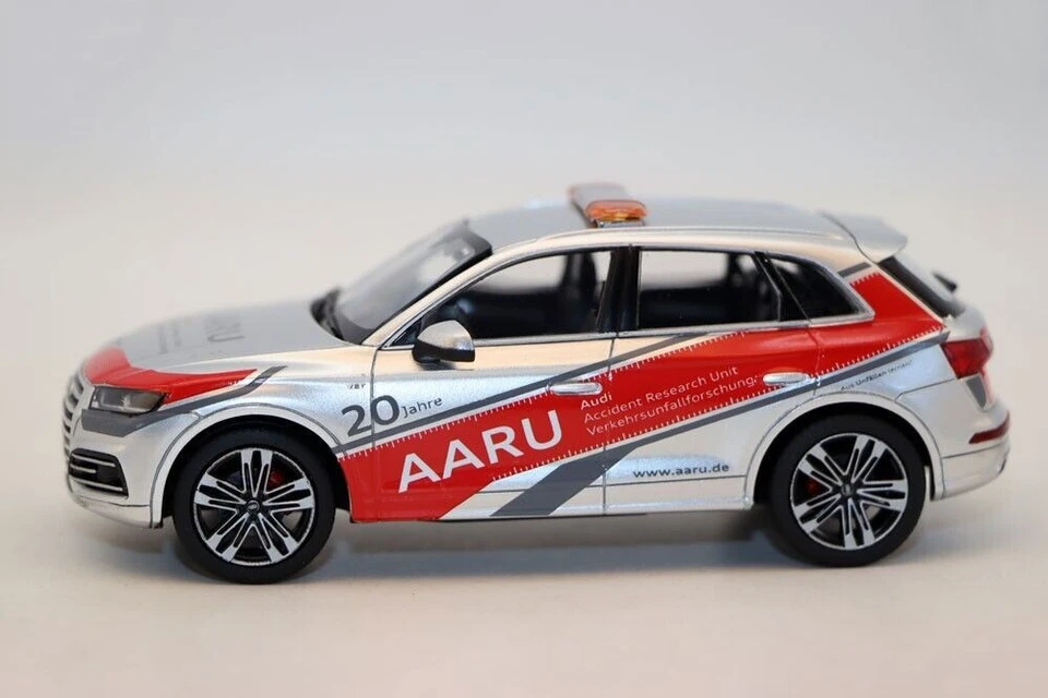 Resin Car Models 1/43 20 Jahre Audi AARU Accident Research Unit For Collection - Image 2 of 4