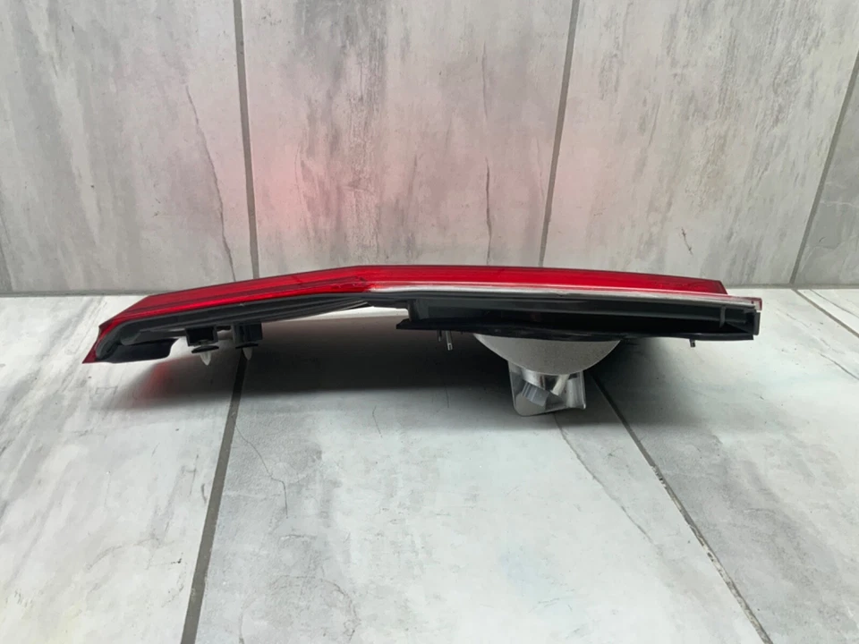 подходит для пассажирской стороны Honda Odyssey 2008 - 2010 годов выпуска задние фонари в сборе - Изображение 2 из 4