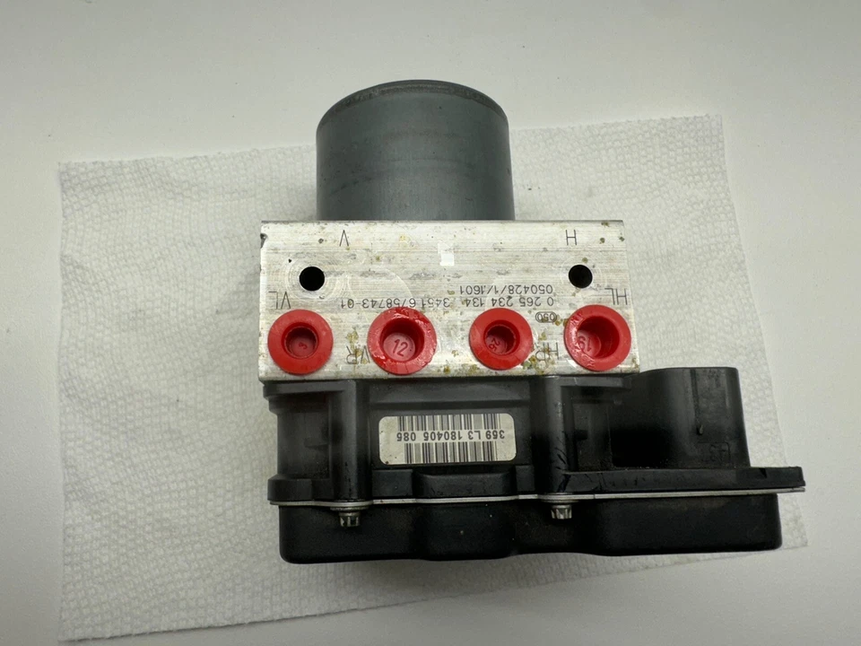 Módulo de bomba de freno BOSCH ABS 2004-2006 BMW 525i 34516769703 Foto 4 de 4