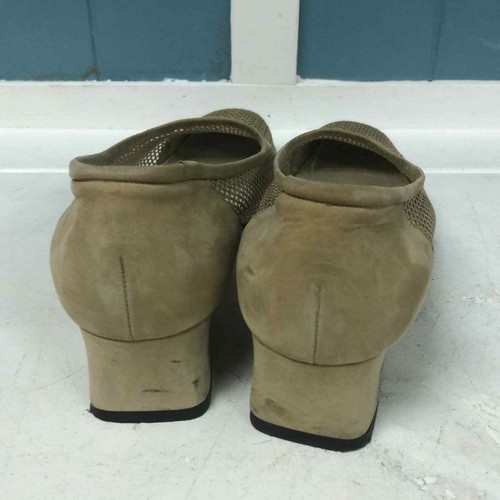 Vintage Paloma tan mesh 1.5” heel pumps women’s size 7.5AA narrow made in Italy - Picture 3 of 7