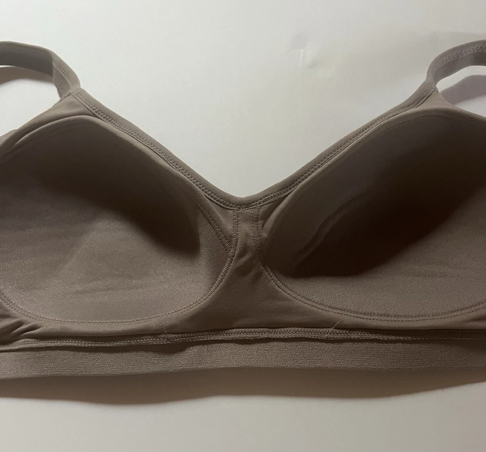 Sujetador Warners Talla Pequeña Blissful Benefits Alisador de Axilas RM3911W Taupe #1805 Foto 4 de 4