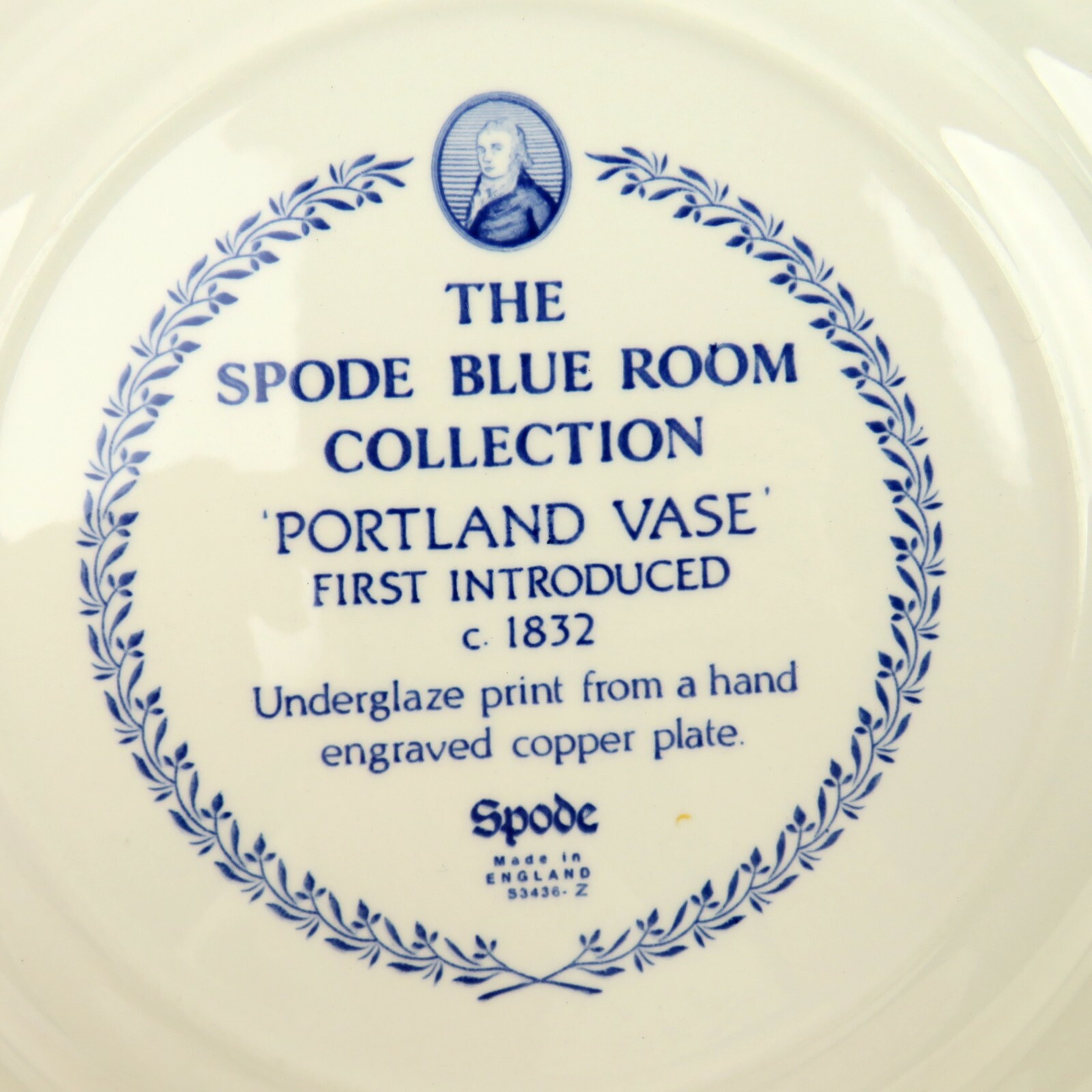 Spode Blue Room Collection "Portland Vase" Plate 10 1/2" Blue & White