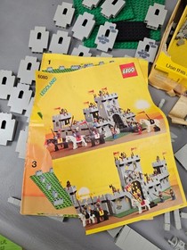 VINTAGE LEGO 1984 King's Castle 6080 (some missing Pieces) Box Damaged