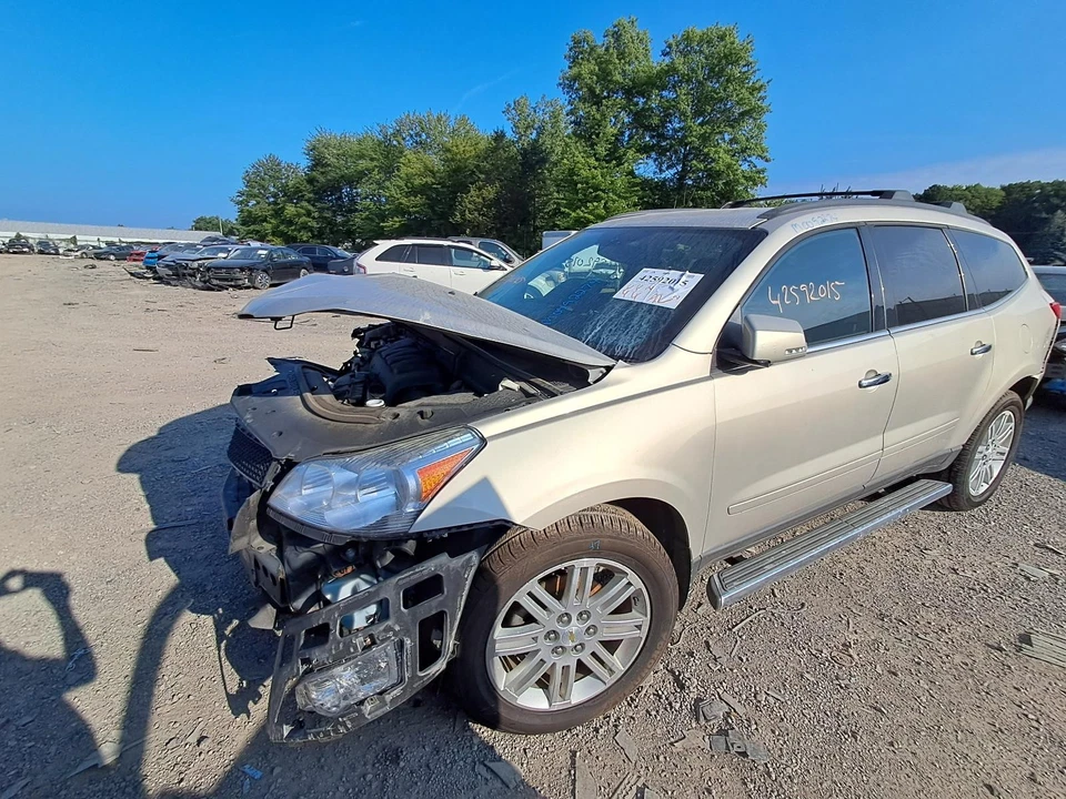 Espejo retrovisor interior delantero central usado se adapta a: Chevrolet Traverse 2011 con tele Foto 2 de 4