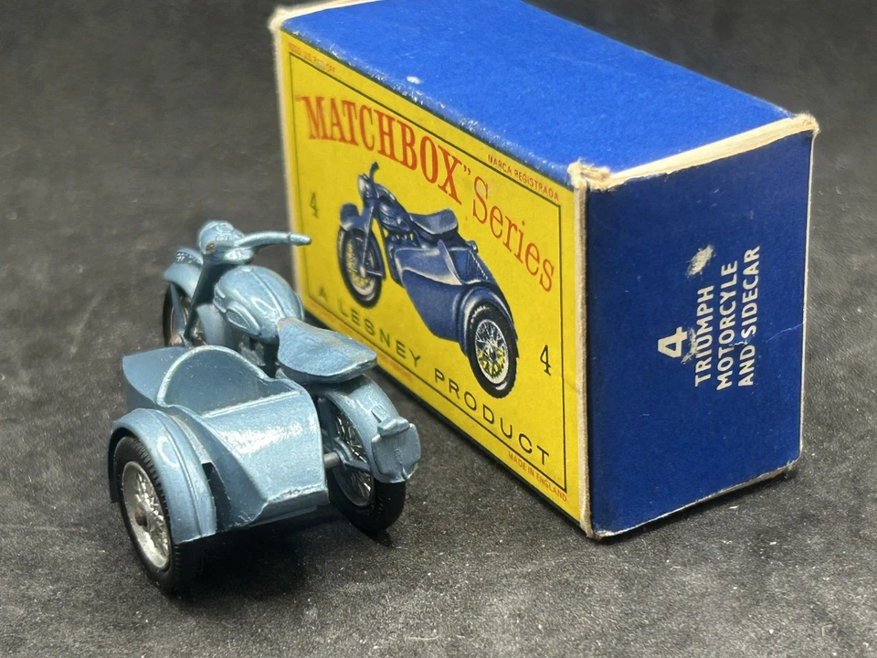 Matchbox 4 C2 Triumph Motorcycle and Sidecar with Type D2 Box - Image 4 of 4