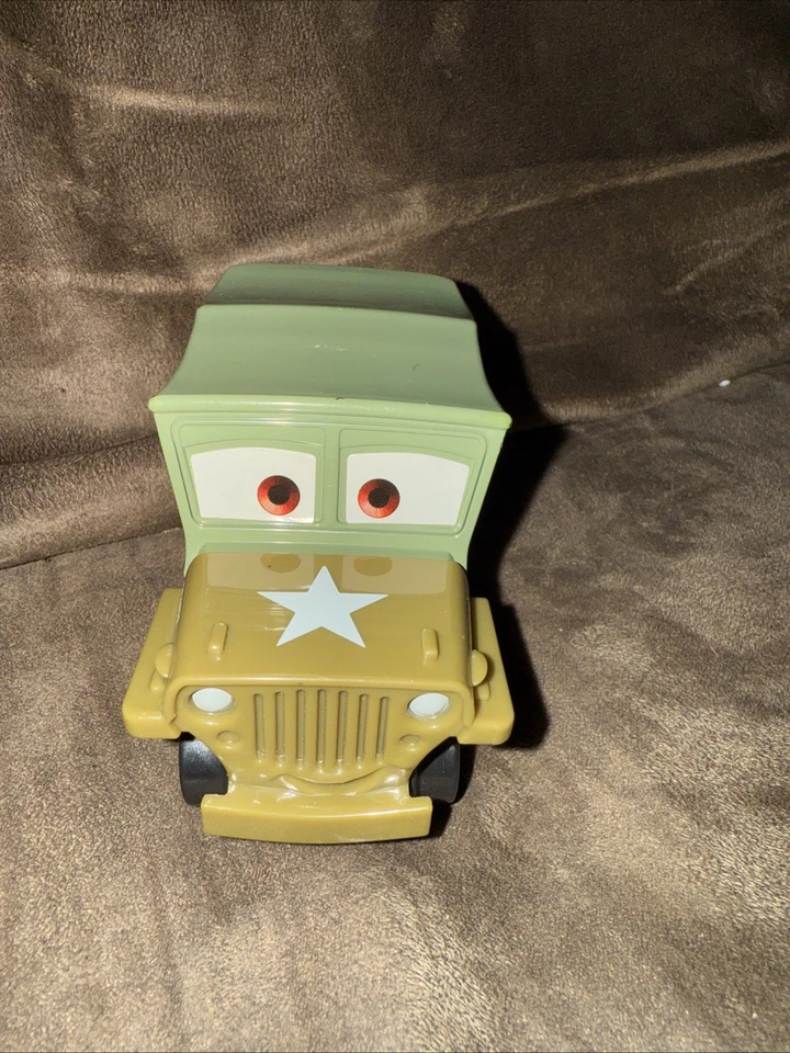 Disney Pixar Cars 2 Race Team Sarge Mattel 2 Foto 2 de 4