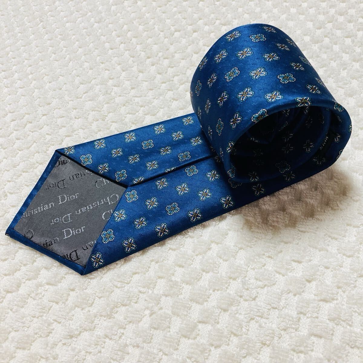 Excellent Condition Christian Dior Tie Floral Jewelry Allover 100 Silk Blue Busi thumbnail 3