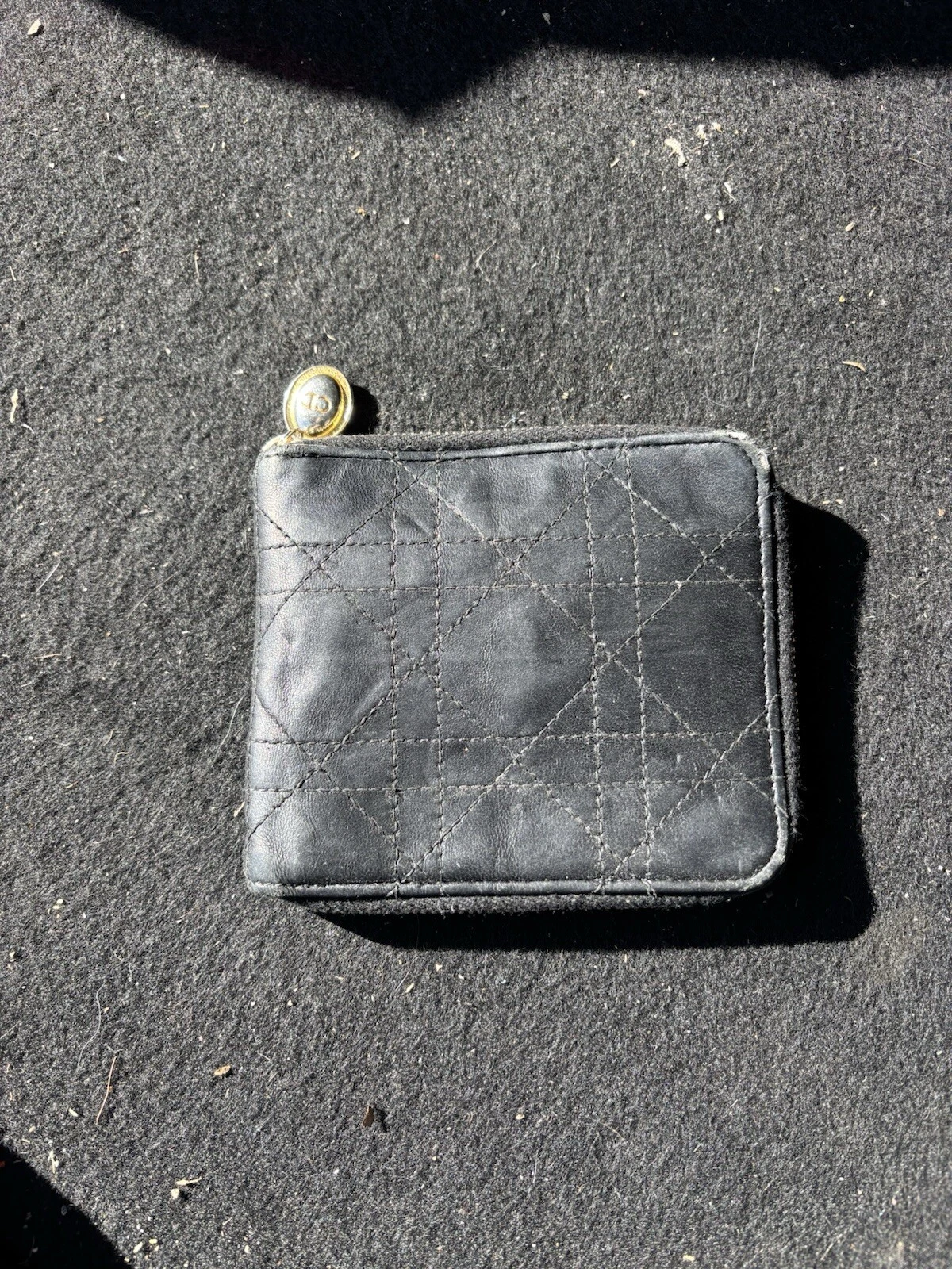 Portefeuille Christian Dior en cuir noir avec fermeture éclair 