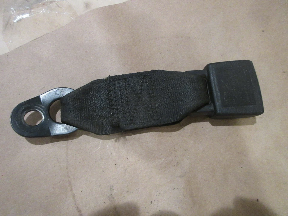 法拉利 Mondial 3.2,Mondial t- 后座皮带扣 -P/N 61245500 — 第 4/4 张图片