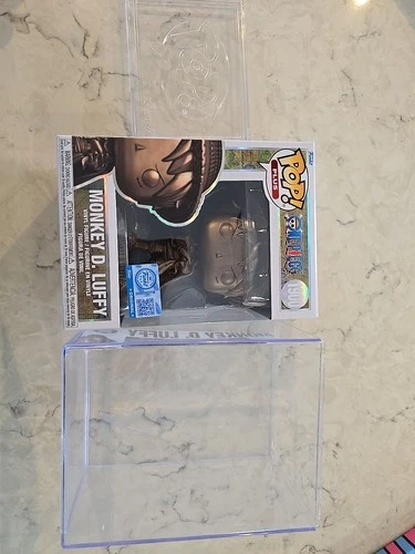 Funko Pop! One Piece Bronze Statue Monkey D. Luffy #1900 Includes Hard Protector