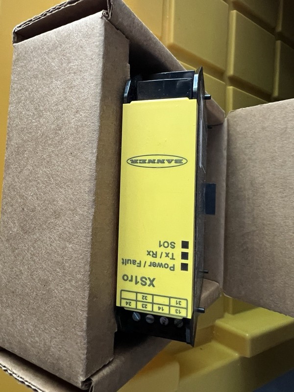 Banner XS1RO Safety Controller Output Module
