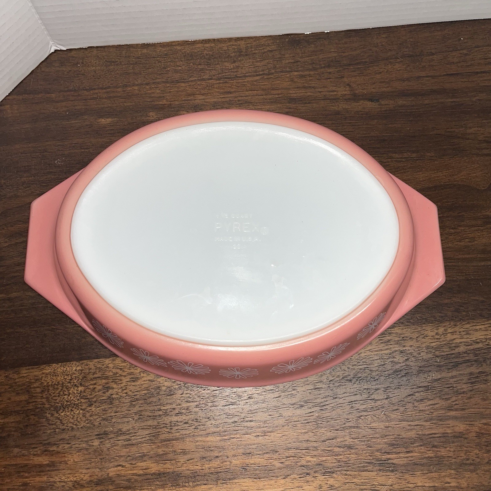 Pyrex Glass PINK DAISY Open Baker Casserole Tab Handled 1.5QT