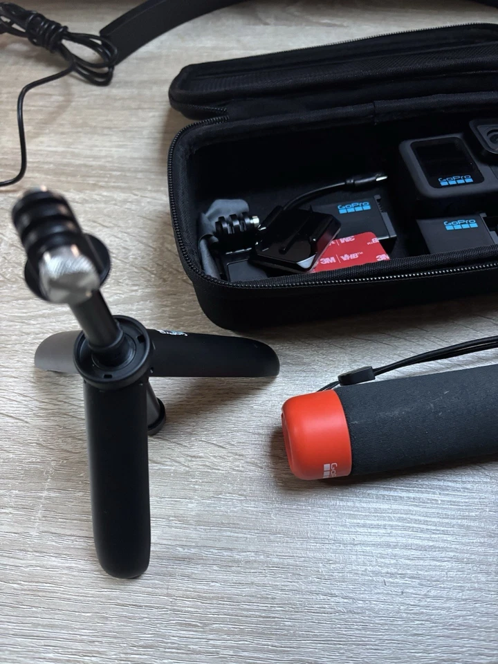 GoPro HERO13 Negra + Lente Ultra Ancha Mod + con 2 Baterías Extra y 64GB  Foto 2 de 4