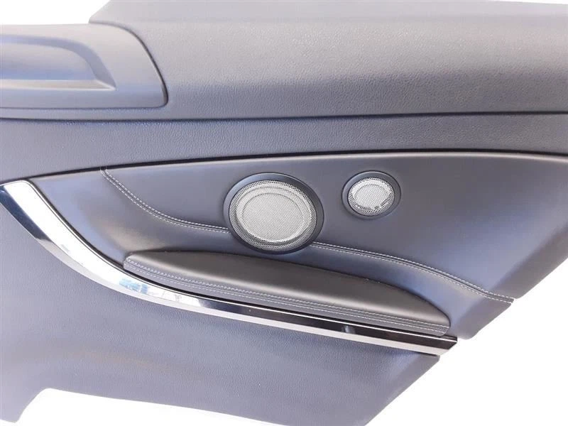 Оригинальная кожаная задняя дверная панель со стороны пассажира для BMW M4 RH 15–20 F82/F83 51417389512 - Изображение 4 из 4