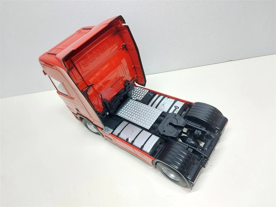 Camion Scania R500 Topline Rosso del 2019 - 1/18 Premium ClassiXXs IXO - Immagine 4 di 4