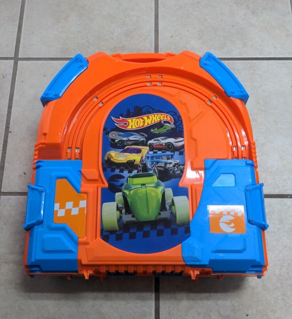 Hot Wheels 1/64 Slot Car Carrying Case Racing Track Set With 2 Controllers Cars 887012831200 eBay