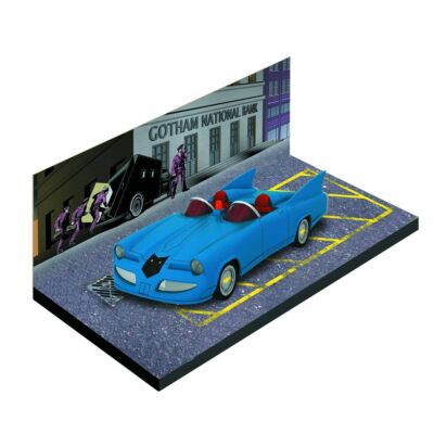 BATMAN 1:43 Diecast BATMOBILE #19 DETECTIVE COMICS #371 in Plastic Display Case