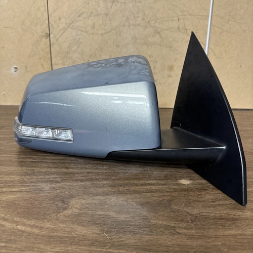 2007-2011 CHEVROLET  TRAVERSE PASSENGER RIGHT SIDE POWER  MIRROR W/SIGNAL OEM