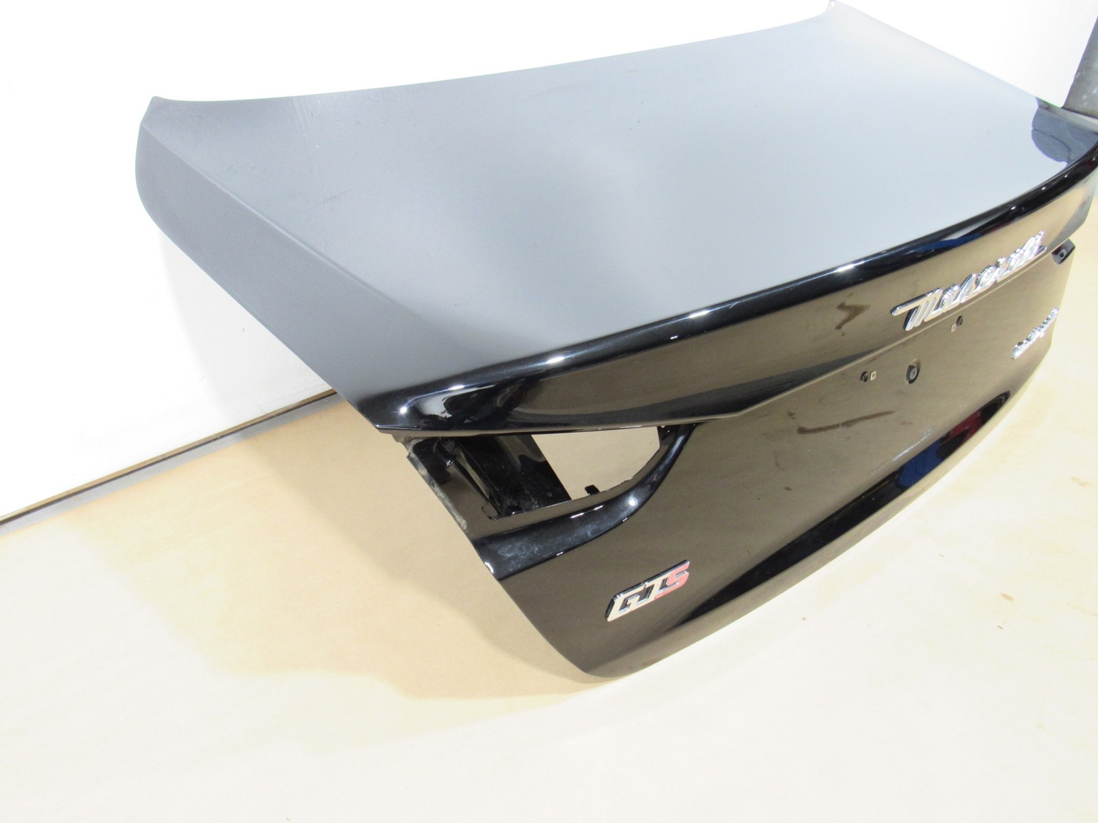 14-19 Maserati Quattroporte 2016 Rear Trunk Hatch Lid ;:M