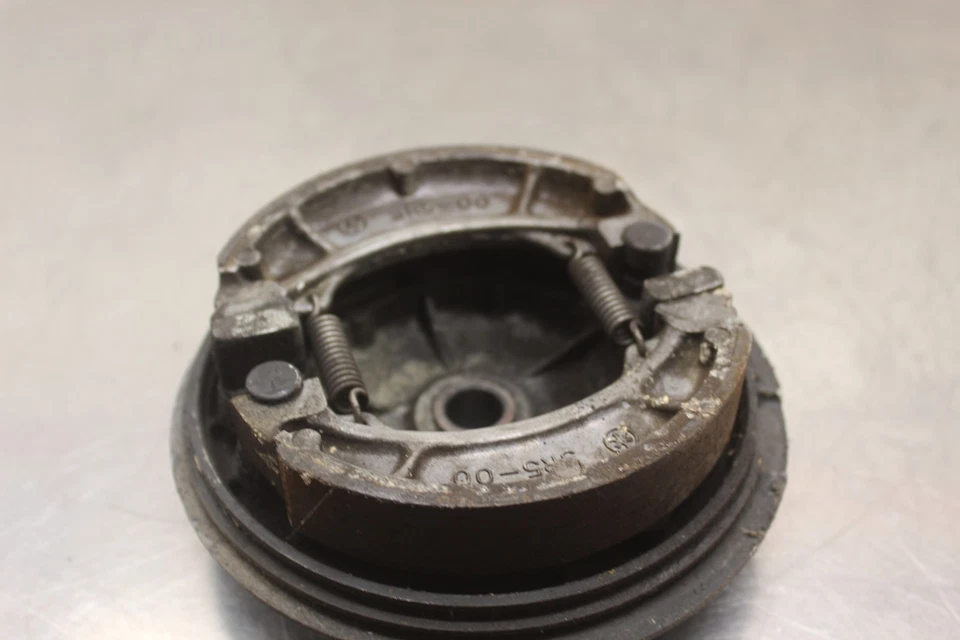 1982 Yamaha IT465 FRONT BRAKE DRUM PLATE P939 - Bild 3 von 4