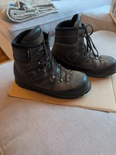 Mendl Work Hiking Boots Men's 9 Gore-tex Vibram Soles