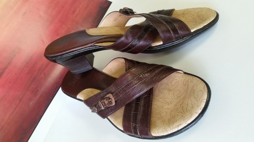 Sofft 10M Leather Brown Leather sandals womens ladies shoes heels Slides EUC - Picture 8 of 8