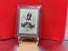 JOHNNY BENCH  2005 52/55 Donruss Portraits ZENITH RED B&W  SP-53