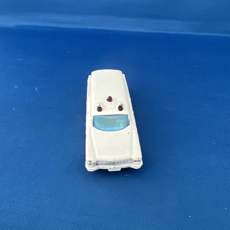 复古火柴盒系列白色 '1960 年代梅赛德斯奔驰救护车 3 号 • Lesney 著 — 第 2/4 张图片