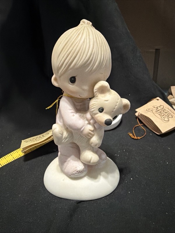 1977 Jonathan & David JESUS LOVES ME Precious Moments Figurine Pre-Owned