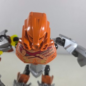 LEGO BIONICLE Pohatu &ndash; Master of Stone 70785 - 2015 &ndash; Retired &ndash; W/ Skull Spider