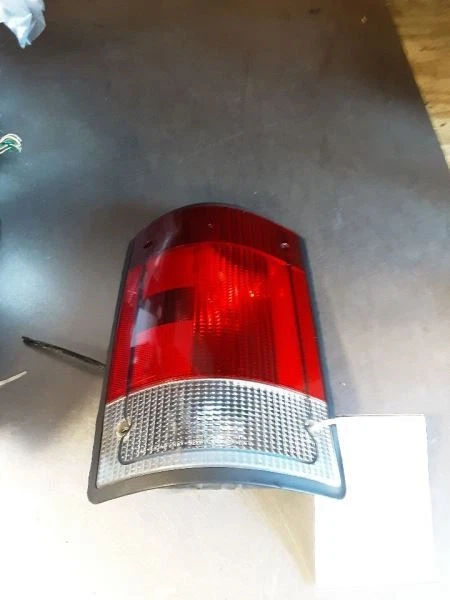 Luz trasera izquierda del conductor para camioneta Ford E150 182244 05-14 Foto 2 de 4