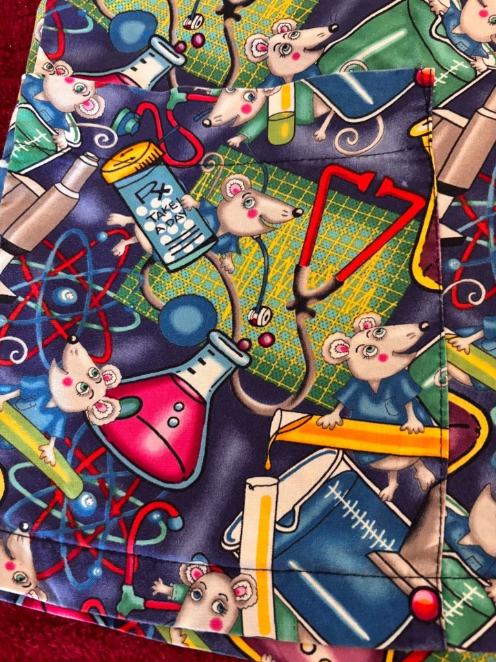 WHITE CROSS SCRUB TO UNISEX SZ XL, CARTOON MICE WITH VARIOUS MIDICAL LAB EQUIP - Image 4 of 4