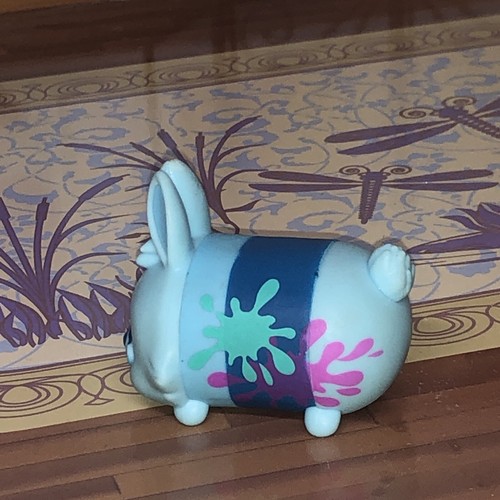 🟢 Disney Tsum Tsum Stack Vinyl White Blue Splatter Rabbit MEDIUM Alice - Picture 3 of 4