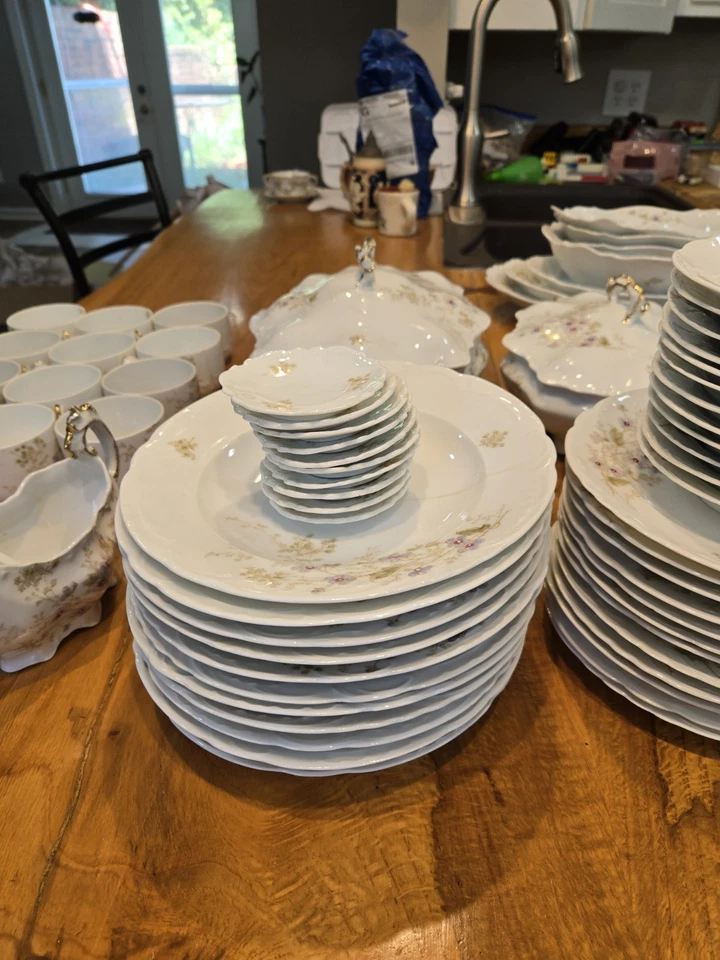 Vintage 91 Piece Floral Porcelain Dinnerware Set, Plates & Bowls Collection - Image 4 of 4